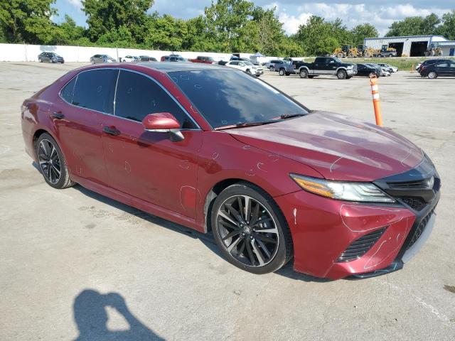 4T1B61HK6JU506943 - 2018 TOYOTA CAMRY XSE Qırmızı foto 4
