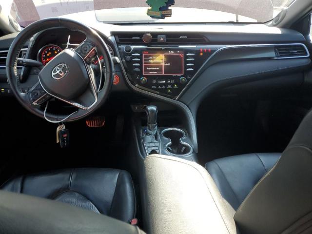 4T1B61HK6JU506943 - 2018 TOYOTA CAMRY XSE Qırmızı foto 8