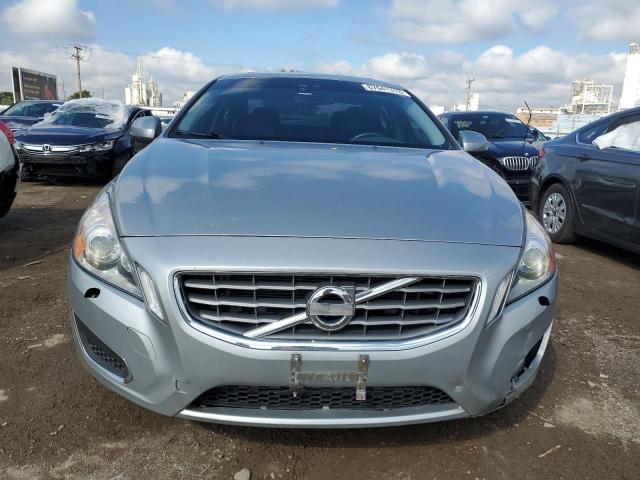 YV1902FH2C2039790 - 2012 VOLVO S60 T6 SILVER photo 5