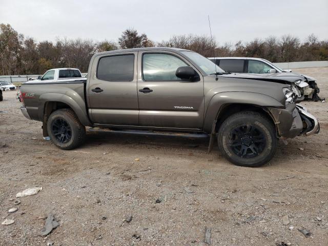 5TFLU4EN0FX117414 - 2015 TOYOTA TACOMA DOUBLE CAB 棕色 照片 4