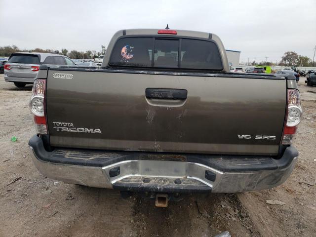 5TFLU4EN0FX117414 - 2015 TOYOTA TACOMA DOUBLE CAB 棕色 照片 6