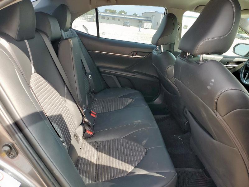 4T1B11HK2JU659169 - 2018 TOYOTA CAMRY L CHARCOAL photo 10