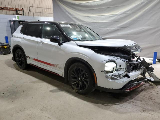 JA4J4UA88PZ052710 - 2023 MITSUBISHI OUTLANDER SE WHITE photo 4