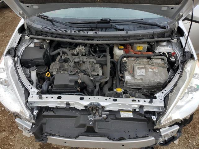JTDKDTB31E1079427 - 2014 TOYOTA PRIUS C 银色 照片 11