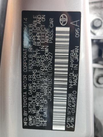 JTDKDTB31E1079427 - 2014 TOYOTA PRIUS C 银色 照片 13