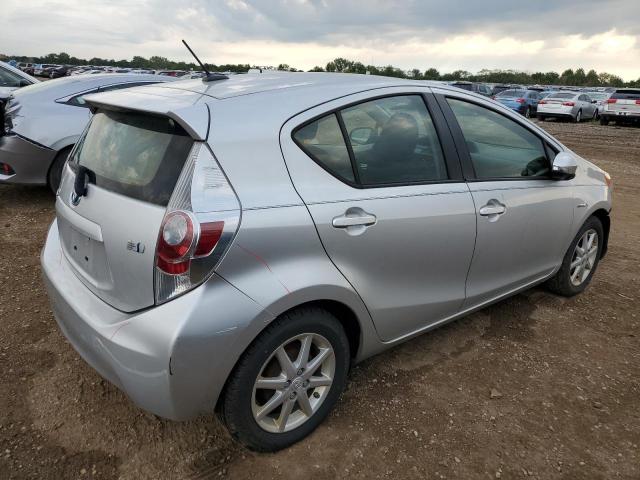 JTDKDTB31E1079427 - 2014 TOYOTA PRIUS C 银色 照片 3