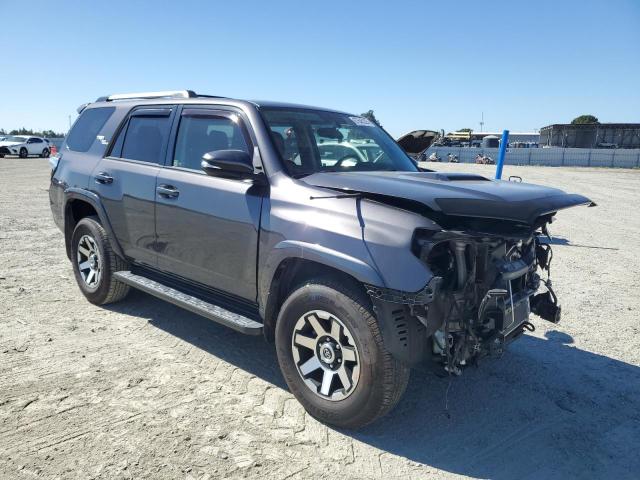 JTEBU5JR4J5518085 - 2018 TOYOTA 4RUNNER SR5/SR5 PREMIUM GRAY photo 4