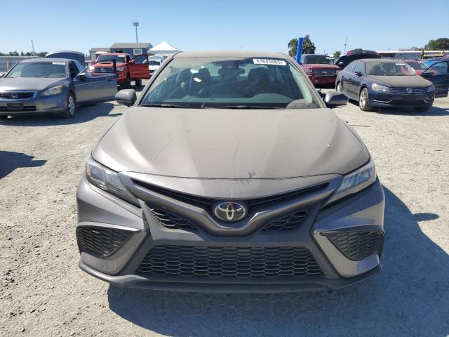 4T1G11AK0PU741507 - 2023 TOYOTA CAMRY SE NIGHT SHADE GRAY photo 5
