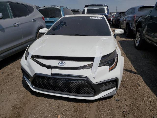 JTDP4RCE9LJ017876 - 2020 TOYOTA COROLLA SE WHITE photo 5