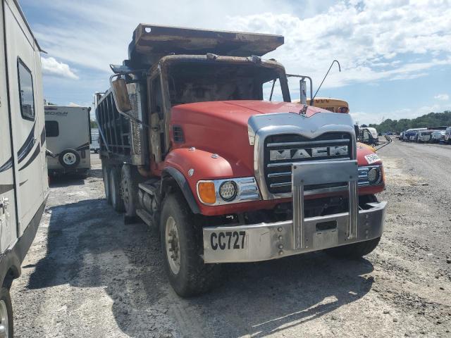 2005 MACK 700 CV700, 