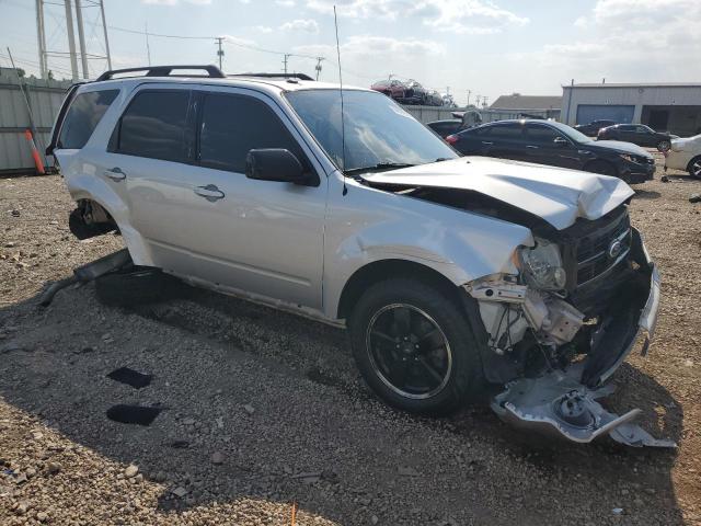 1FMCU0D70BKB89289 - 2011 FORD ESCAPE XLT SILVER photo 4