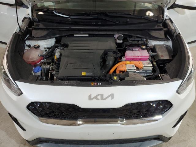 KNDCB3LC3N5525417 - 2022 KIA NIRO LX WHITE photo 11