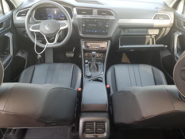 3VV2B7AX2NM039220 - 2022 VOLKSWAGEN TIGUAN SE შავი ფოტო 8