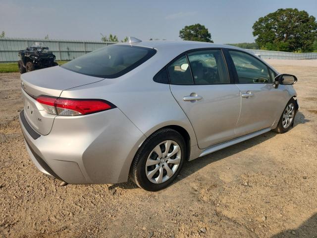 JTDEPMAEXMJ151205 - 2021 TOYOTA COROLLA LE Gümüş fotoğraf 3