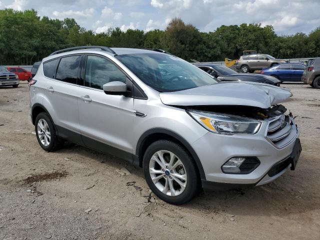 1FMCU9GD7JUA25532 - 2018 FORD ESCAPE SE SILVER photo 4