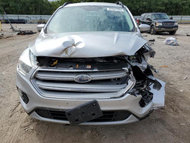 1FMCU9GD7JUA25532 - 2018 FORD ESCAPE SE SILVER photo 5