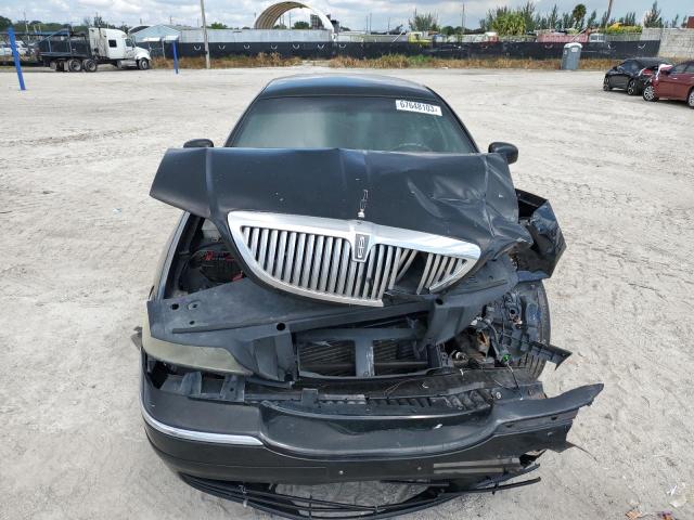 1LNHM84W94Y668855 - 2004 LINCOLN TOWN CAR EXECUTIVE L BLACK photo 5