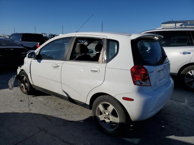 KL1TD66637B743693 - 2007 CHEVROLET AVEO BASE WHITE photo 2