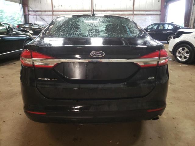 3FA6P0H72HR210205 - 2017 FORD FUSION SE BLACK photo 6