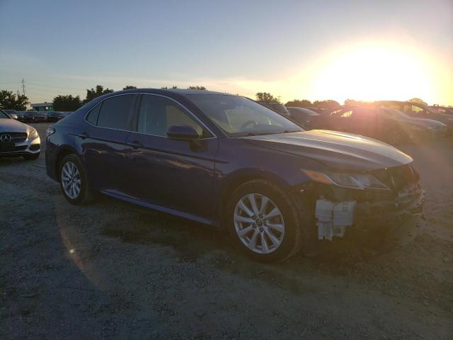 4T1B11HK7JU591788 - 2018 TOYOTA CAMRY L BLUE photo 4