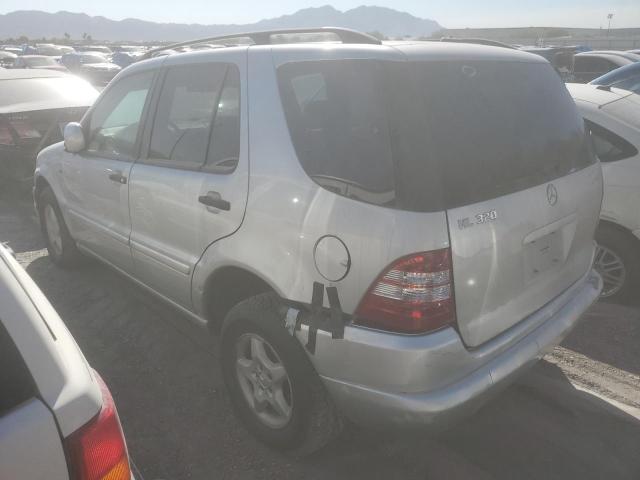 4JGAB54E41A249152 - 2001 MERCEDES-BENZ ML 320 فضي صورة 2