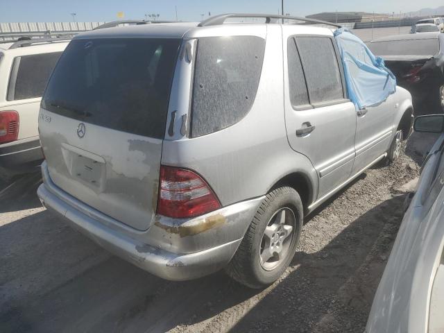 4JGAB54E41A249152 - 2001 MERCEDES-BENZ ML 320 فضي صورة 3