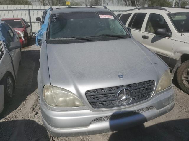 4JGAB54E41A249152 - 2001 MERCEDES-BENZ ML 320 فضي صورة 5