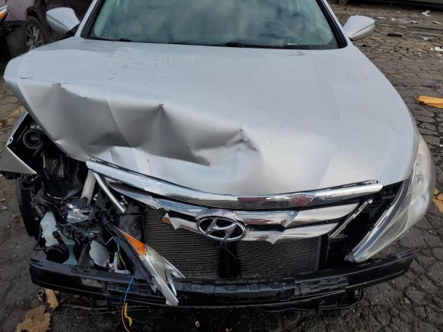 5NPEC4AC9DH717938 - 2013 HYUNDAI SONATA SE SILVER photo 11