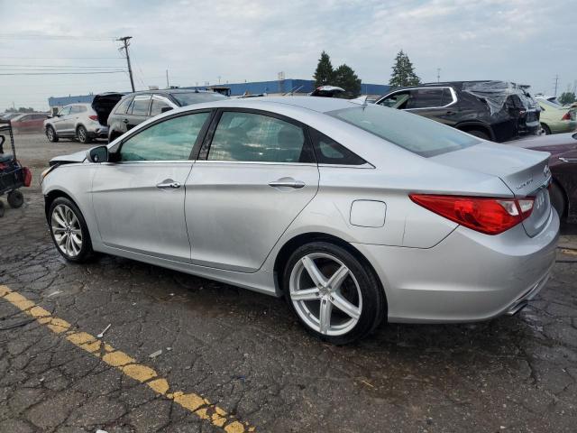 5NPEC4AC9DH717938 - 2013 HYUNDAI SONATA SE SILVER photo 2
