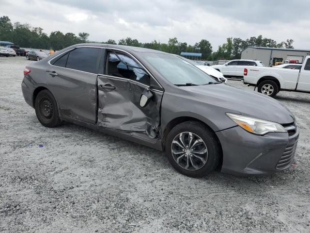 4T1BF1FK0FU028500 - 2015 TOYOTA CAMRY LE 灰色 照片 4