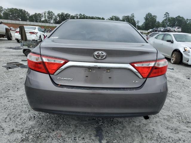 4T1BF1FK0FU028500 - 2015 TOYOTA CAMRY LE 灰色 照片 6