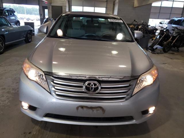 4T1BK3DB0BU409350 - 2011 TOYOTA AVALON BASE 银色 照片 5