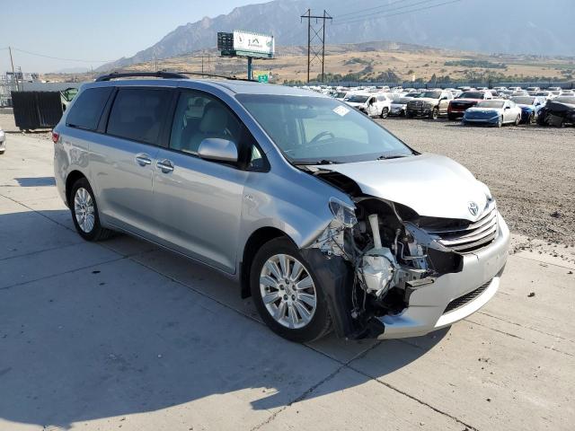 5TDDK3DC9GS142940 - 2016 TOYOTA SIENNA XLE SILVER photo 4