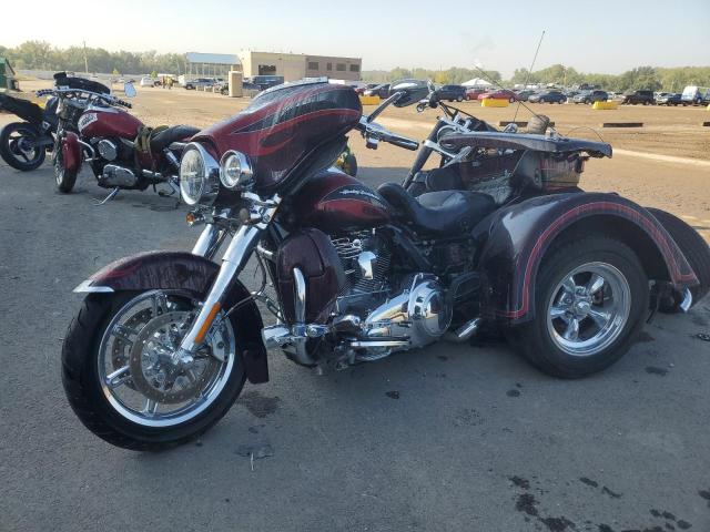 1HD1PR812DB955506 - 2013 HARLEY-DAVIDSON FLHTCUSE CVO ULTRA CLASSIC ELECTRA GLIDE BURGUNDY photo 2