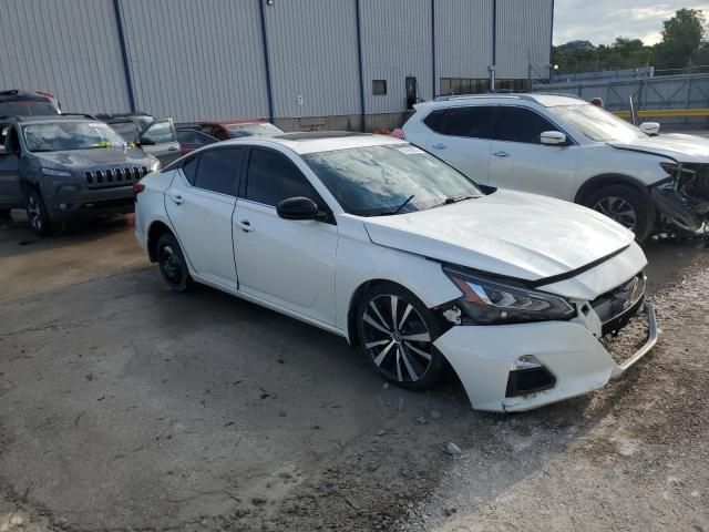 1N4BL4CV4KC214737 - 2019 NISSAN ALTIMA SR Blanc photo 4