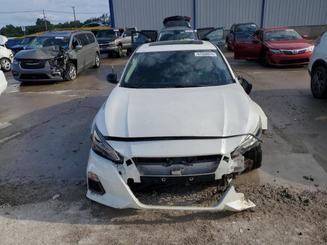 1N4BL4CV4KC214737 - 2019 NISSAN ALTIMA SR Blanc photo 5