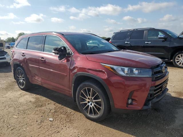 5TDJZRFH5JS867324 - 2018 TOYOTA HIGHLANDER SE Бордовый фото 4