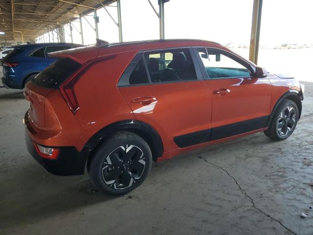 KNDCR3L17P5022891 - 2023 KIA NIRO WIND ORANGE photo 3