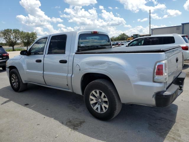 1Z7HC28K88S572353 - 2008 MITSUBISHI RAIDER LS GRAY photo 2