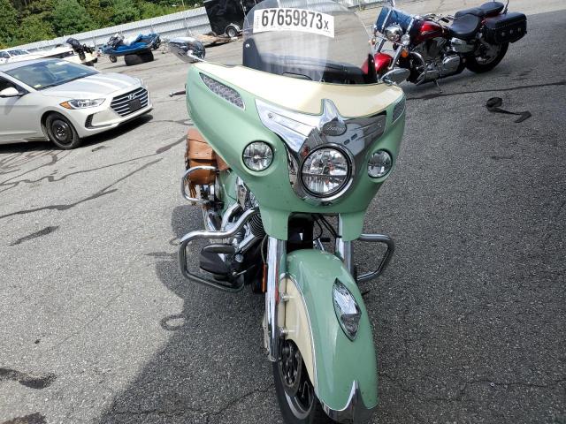 56KTRLAA4H3346990 - 2017 INDIAN MOTORCYCLE CO. ROADMASTER CLASSIC GREEN photo 9