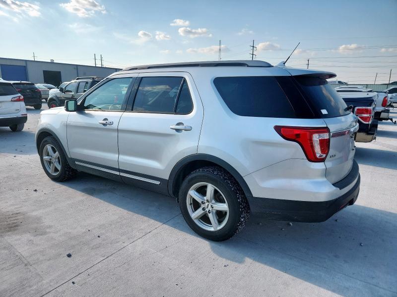 1FM5K7D87KGA87698 - 2019 FORD EXPLORER XLT ვერცხლისფერი ფოტო 2