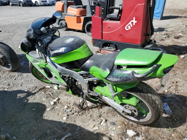 JKAZX4J12YA007985 - 2000 KAWASAKI ZX600 J1 GREEN photo 3