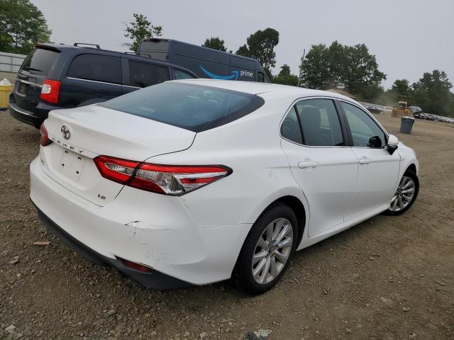 4T1B11HK4JU086033 - 2018 TOYOTA CAMRY L WHITE photo 3