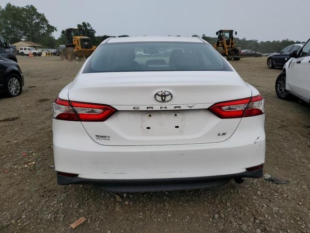 4T1B11HK4JU086033 - 2018 TOYOTA CAMRY L WHITE photo 6