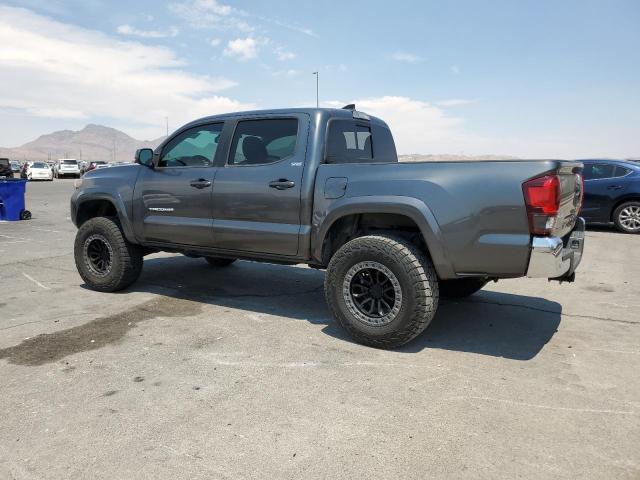 3TMCZ5AN0JM160288 - 2018 TOYOTA TACOMA DOUBLE CAB Grau Foto 2
