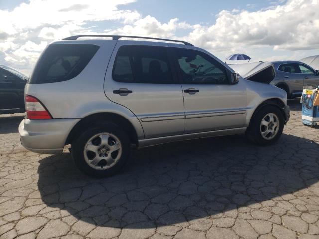 4JGAB54E03A384597 - 2003 MERCEDES-BENZ ML 320 银色 照片 3