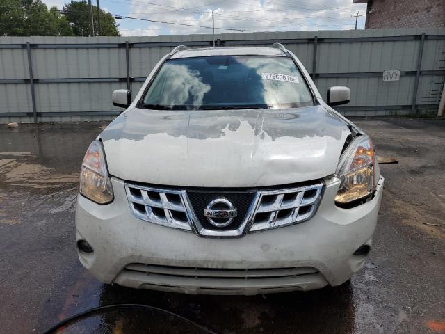 JN8AS5MT2DW526993 - 2013 NISSAN ROGUE S WHITE photo 5