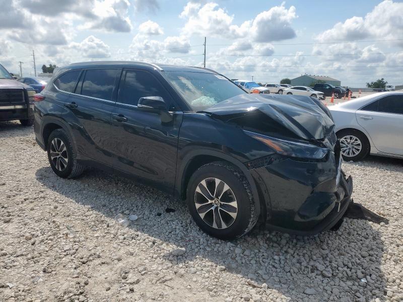 5TDGZRAH8NS540990 - 2022 TOYOTA HIGHLANDER XLE შავი ფოტო 4