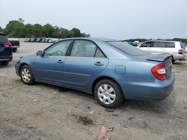 4T1BE32K52U608498 - 2002 TOYOTA CAMRY LE BLUE photo 2