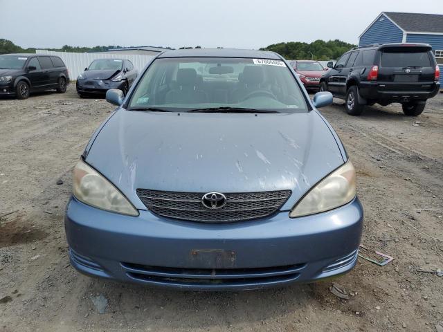 4T1BE32K52U608498 - 2002 TOYOTA CAMRY LE BLUE photo 5